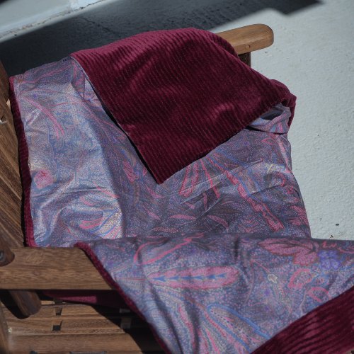 Tissu schintz au lion ,oiseau et indiens dans forêt